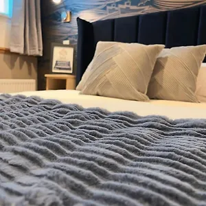 https://the-flask-inn-fylingdales-whitby.yorkshirehotels.net