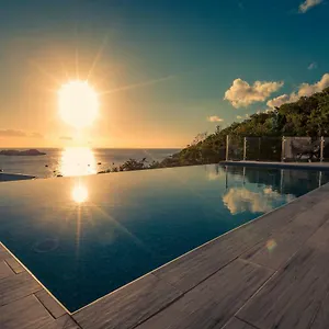 sunset-palm-superbe-villa-creole-avec-piscine-face-au.comcaribbean.com/